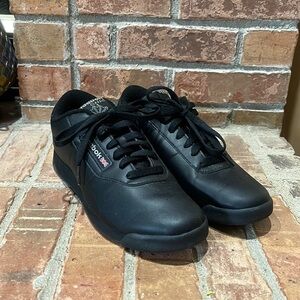 Reebok Classics Black Sneakers